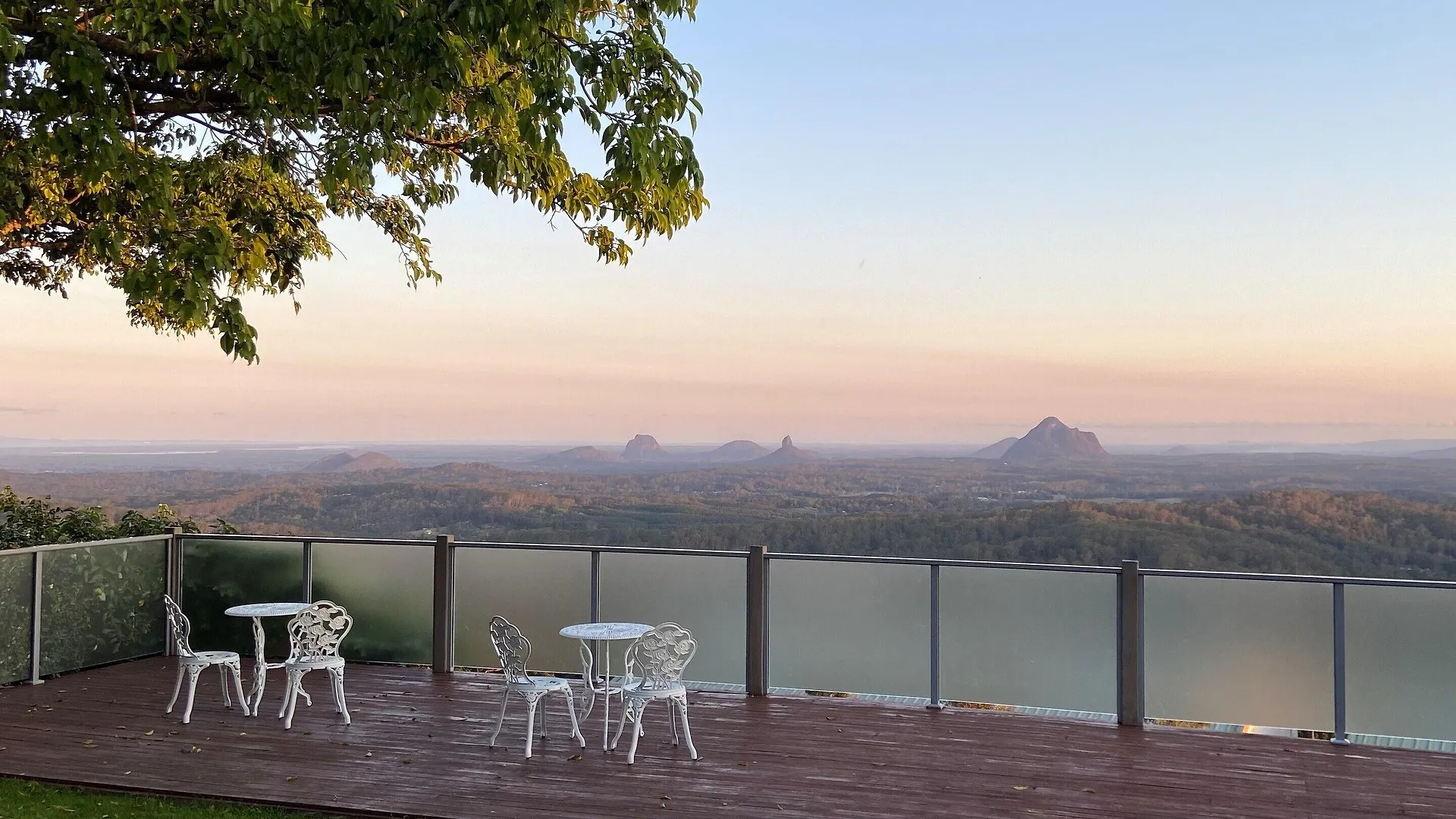 5 Four-Star Hotels in Sunshine Coast Worth Booking
